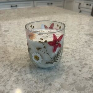 “New” Coastal Calm and Handcrafted Floral Glass Candle with dried flowers 12 oz